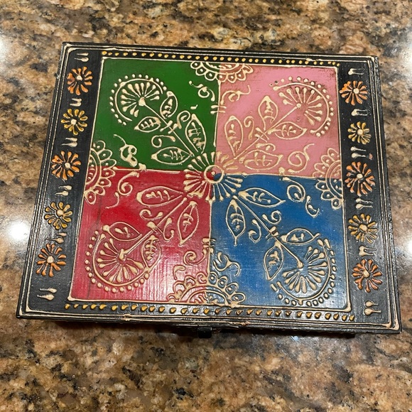 Hand painted trinket box. - Picture 2 of 7